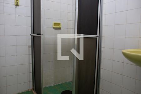 Banheiro de kitnet/studio para alugar com 1 quarto, 44m² em Centro, Ribeirão Preto