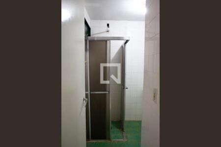 Banheiro de kitnet/studio para alugar com 1 quarto, 44m² em Centro, Ribeirão Preto