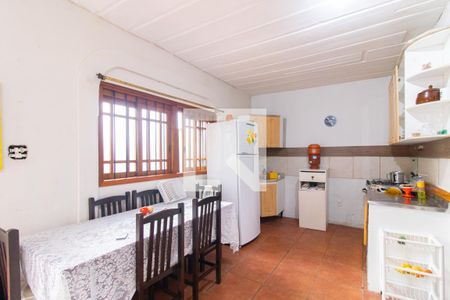 Cozinha de casa à venda com 3 quartos, 230m² em Teresópolis, Porto Alegre