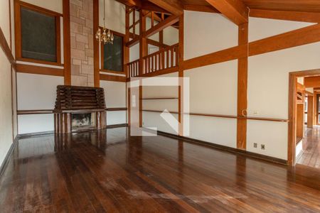 Casa para alugar com 1080m², 7 quartos e 8 vagas Casa para alugar com 1080m², 7 quartos e 8 vagasSala com lareira