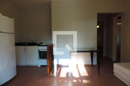 Sala de apartamento para alugar com 2 quartos, 40m² em Porto da Lagoa, Florianópolis