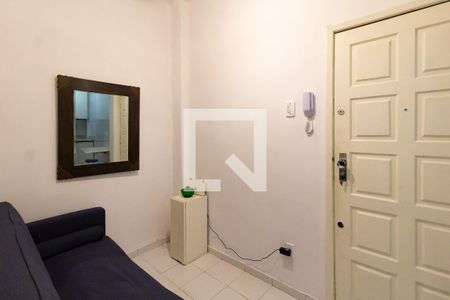 Detalhe da sala  de apartamento para alugar com 1 quarto, 50m² em Leblon, Rio de Janeiro