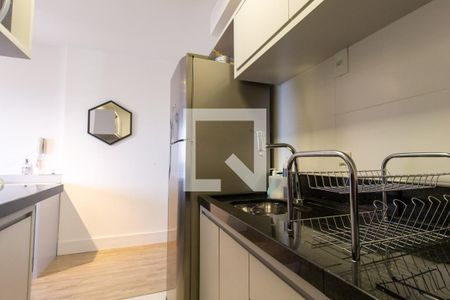 Cozinha - Armários de kitnet/studio para alugar com 1 quarto, 35m² em Centro, Curitiba