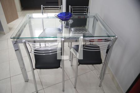 Detalhe Sala de apartamento para alugar com 2 quartos, 70m² em Caiçara, Praia Grande