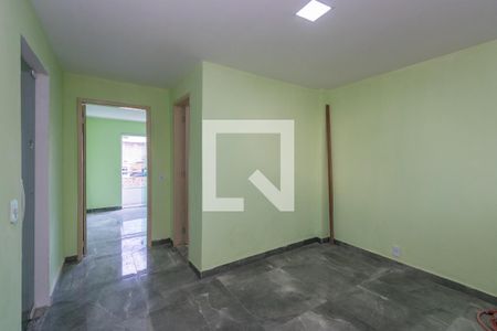 Sala de apartamento para alugar com 1 quarto, 37m² em Penha Circular, Rio de Janeiro