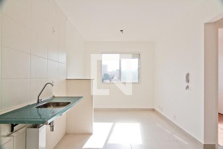 Sala de apartamento para alugar com 2 quartos, 32m² em Piqueri, São Paulo