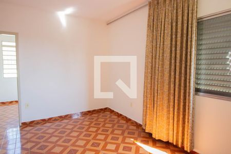 Quarto 1 de casa para alugar com 3 quartos, 182m² em Vila Carmosina, São Paulo