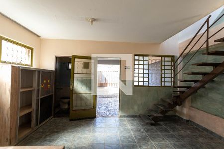 Sala 1 de casa para alugar com 2 quartos, 80m² em Setor Leste Universitário, Goiânia