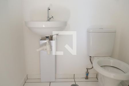 Banheiro de kitnet/studio para alugar com 2 quartos, 40m² em Vila Mira, São Paulo