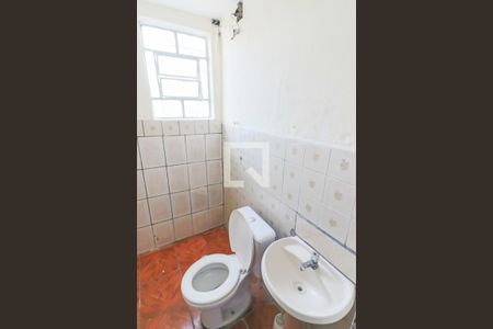 Banheiro de casa para alugar com 2 quartos, 50m² em Vila Dalva, São Paulo