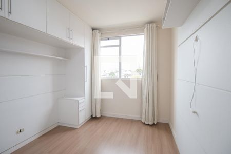 Quarto 2 de apartamento para alugar com 2 quartos, 50m² em Capão Raso, Curitiba