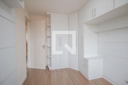 Quarto 2 de apartamento para alugar com 2 quartos, 50m² em Capão Raso, Curitiba