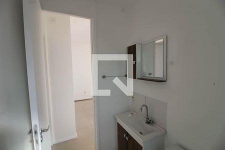 Banheiro de apartamento à venda com 2 quartos, 43m² em Fátima, Canoas