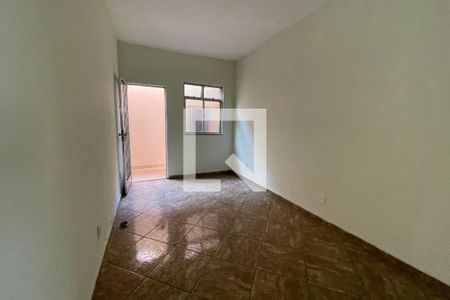 Sala de casa para alugar com 2 quartos, 45m² em Jardim Olavo Bilac, Duque de Caxias