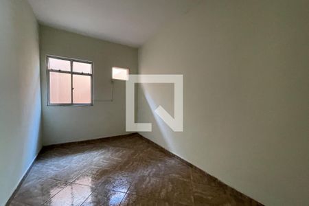 Quarto de casa para alugar com 2 quartos, 45m² em Jardim Olavo Bilac, Duque de Caxias