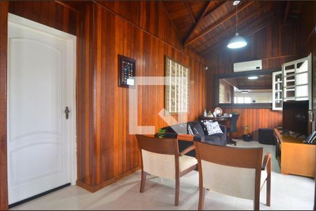 Sala de casa à venda com 4 quartos, 234m² em Igara, Canoas
