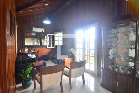 Sala de casa à venda com 4 quartos, 234m² em Igara, Canoas