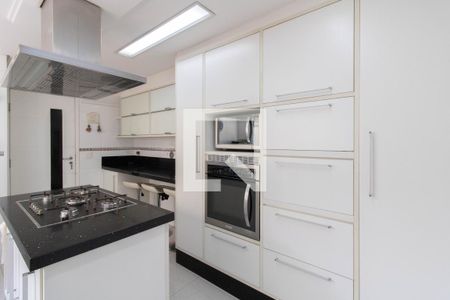 Casa à venda com 200m², 3 quartos e 5 vagas Casa à venda com 200m², 3 quartos e 5 vagasCozinha