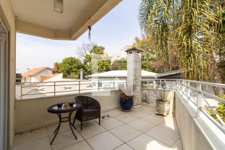 Casa à venda com 200m², 3 quartos e 5 vagas Casa à venda com 200m², 3 quartos e 5 vagasVaranda da Suíte 2