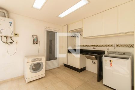 Casa à venda com 200m², 3 quartos e 5 vagas Casa à venda com 200m², 3 quartos e 5 vagasÁrea de Serviço