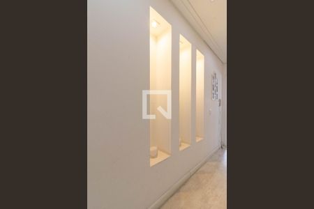 Casa à venda com 200m², 3 quartos e 5 vagas Casa à venda com 200m², 3 quartos e 5 vagasCorredor