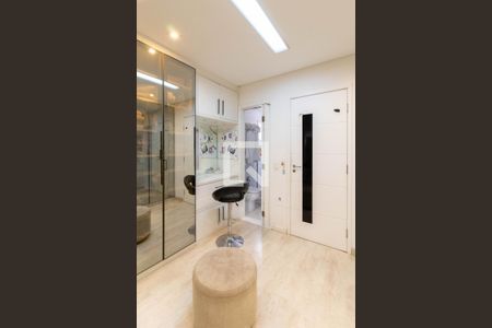 Casa à venda com 200m², 3 quartos e 5 vagas Casa à venda com 200m², 3 quartos e 5 vagasCloset da Suíte 2