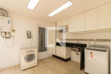 Casa à venda com 200m², 3 quartos e 5 vagas Casa à venda com 200m², 3 quartos e 5 vagasÁrea de Serviço