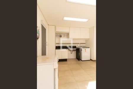 Casa à venda com 200m², 3 quartos e 5 vagas Casa à venda com 200m², 3 quartos e 5 vagasÁrea de Serviço