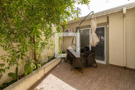 Casa à venda com 200m², 3 quartos e 5 vagas Casa à venda com 200m², 3 quartos e 5 vagasÁrea Externa