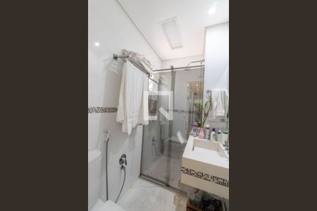 Casa à venda com 200m², 3 quartos e 5 vagas Casa à venda com 200m², 3 quartos e 5 vagasBanheiro da Suíte 2