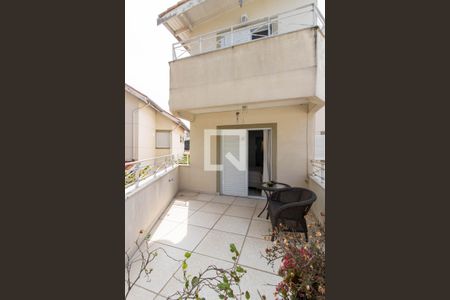 Casa à venda com 200m², 3 quartos e 5 vagas Casa à venda com 200m², 3 quartos e 5 vagasVaranda da Suíte 2