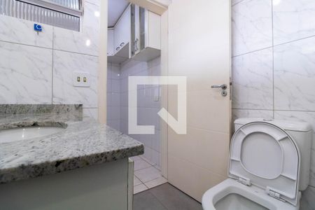 Banheiro de apartamento para alugar com 1 quarto, 38m² em Bosque da Saúde, São Paulo