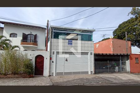 Fachada de casa à venda com 3 quartos, 270m² em Bela Vista, Osasco