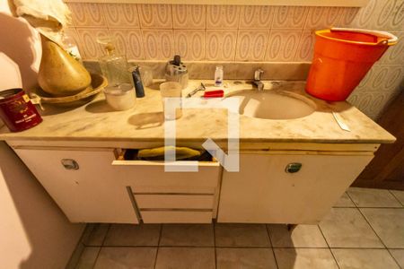 Casa para alugar com 250m², 4 quartos e 4 vagas Casa para alugar com 250m², 4 quartos e 4 vagasBanheiro Social