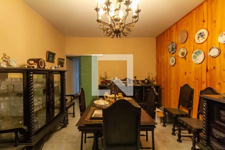 Casa para alugar com 250m², 4 quartos e 4 vagas Casa para alugar com 250m², 4 quartos e 4 vagasSala de Jantar