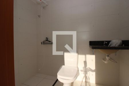 Banheiro da Suíte de apartamento para alugar com 2 quartos, 55m² em Samambaia Norte (samambaia), Brasília