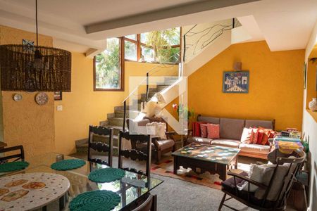 Sala de casa de condomínio à venda com 4 quartos, 300m² em Mata Paca, Niterói