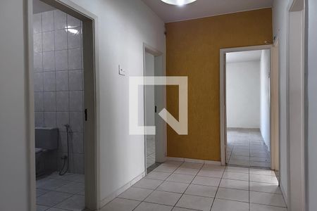 Corredor de apartamento para alugar com 3 quartos, 60m² em Jardim Guanabara, Rio de Janeiro