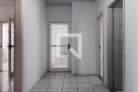 Corredor de apartamento para alugar com 3 quartos, 60m² em Jardim Guanabara, Rio de Janeiro