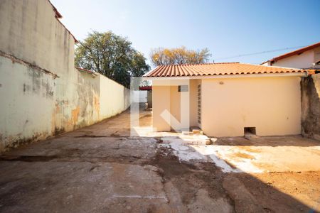 Quintal de casa à venda com 2 quartos, 71m² em Vila Madalena, Campinas