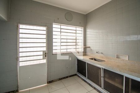 Casa para alugar com 290m², 3 quartos e 2 vagas Casa para alugar com 290m², 3 quartos e 2 vagasCozinha