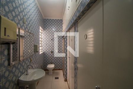 Casa para alugar com 290m², 3 quartos e 2 vagas Casa para alugar com 290m², 3 quartos e 2 vagasBanheiro