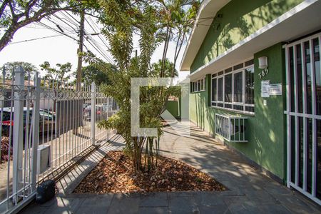 Casa para alugar com 290m², 3 quartos e 2 vagas Casa para alugar com 290m², 3 quartos e 2 vagasFachada