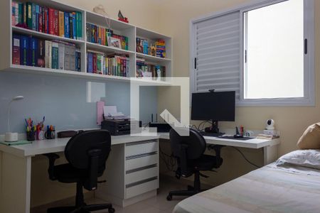 Quarto 2 de apartamento para alugar com 3 quartos, 110m² em Umuarama, Uberlândia