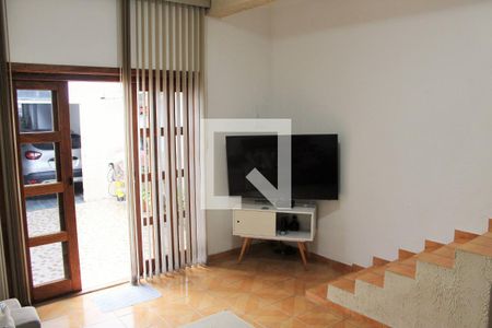 Sala de casa para alugar com 3 quartos, 156m² em Vila Virgínia, Itaquaquecetuba