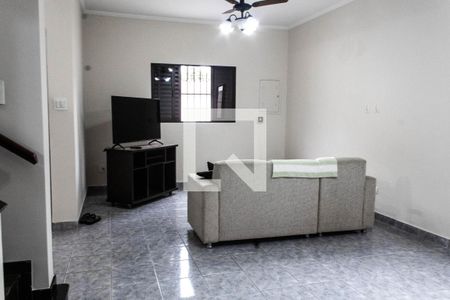Sala de casa de condomínio para alugar com 5 quartos, 250m² em Jardim Virginia, Guarujá