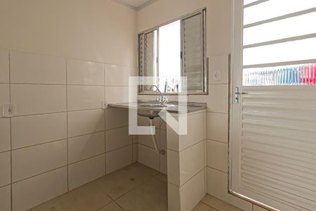 Cozinha de casa para alugar com 1 quarto, 28m² em Jardim Presidente Dutra, Guarulhos