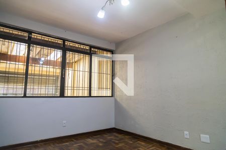 Sala de casa à venda com 3 quartos, 139m² em Conjunto Residencial Jardim Canaã, São Paulo