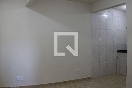 Sala de casa para alugar com 1 quarto, 53m² em Curicica, Rio de Janeiro