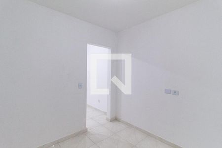 Quarto de casa para alugar com 1 quarto, 35m² em Vila Menk, Osasco
